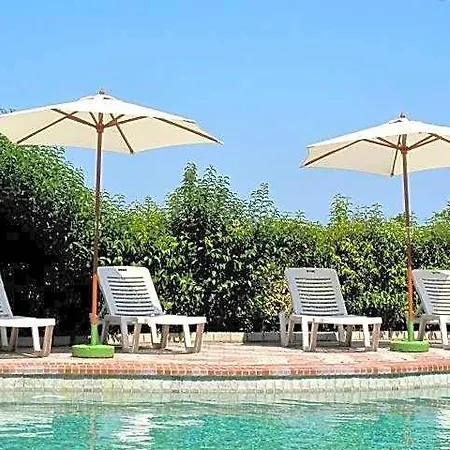 Hotel Skentos *